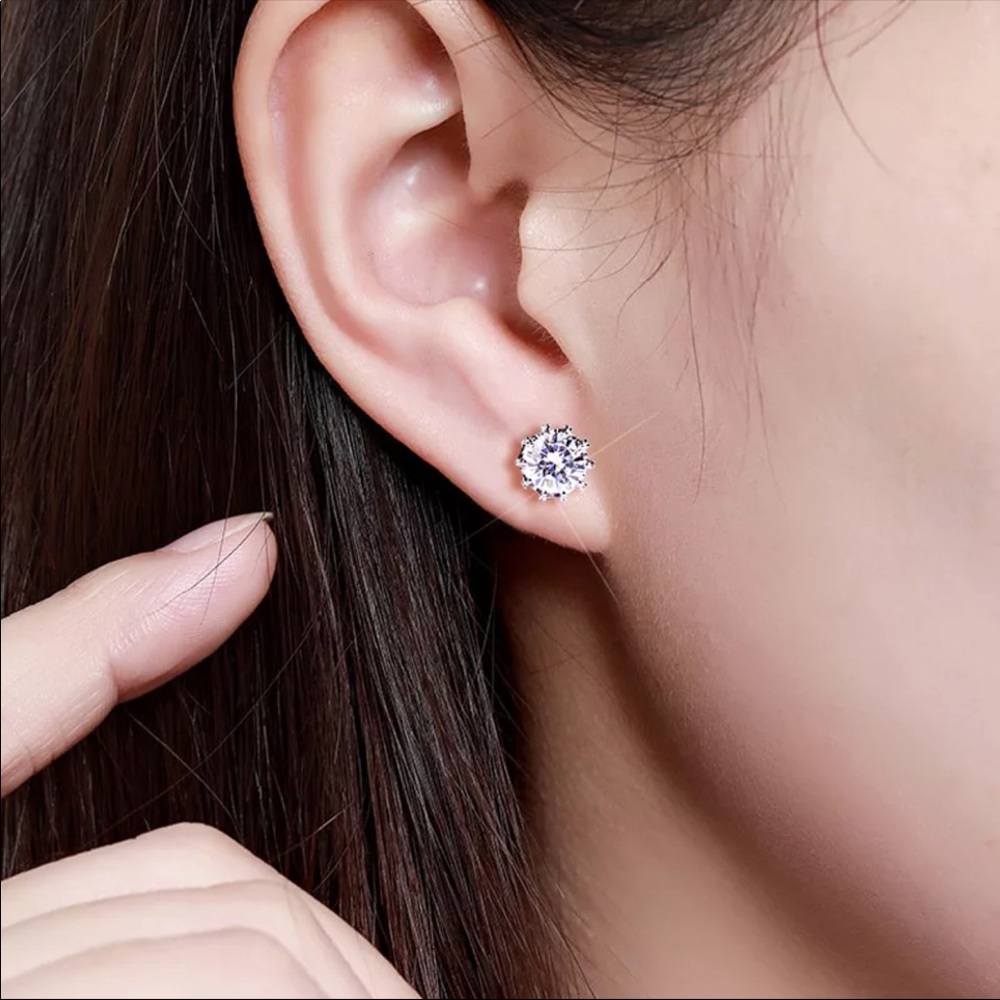 Sterling Silver Crystal CZ Diamond Stud Earrings, NICE EARRINGS, CUTE EARRINGS - Picture 4 of 4